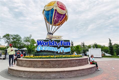 WORLD OF FUN .